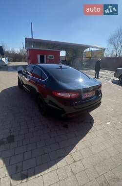 Седан Ford Fusion 2016 в Бродах