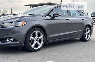 Седан Ford Fusion 2015 в 