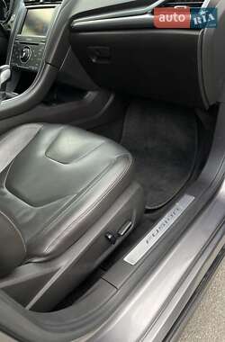 Седан Ford Fusion 2012 в 