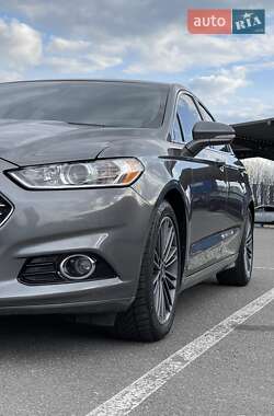 Седан Ford Fusion 2012 в 