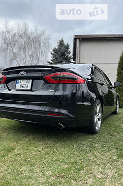 Седан Ford Fusion 2013 в 