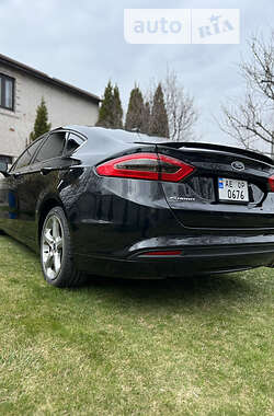 Седан Ford Fusion 2013 в 