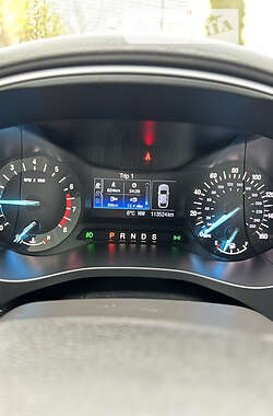 Седан Ford Fusion 2013 в 