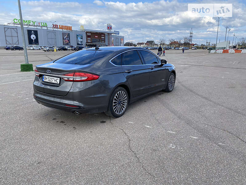 Седан Ford Fusion 2016 в Одесі