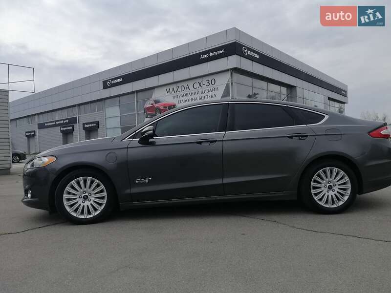 Седан Ford Fusion 2015 в Днепре