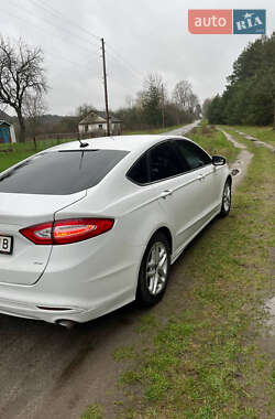 Седан Ford Fusion 2015 в 