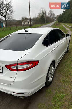 Седан Ford Fusion 2015 в 