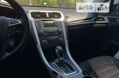 Седан Ford Fusion 2015 в 
