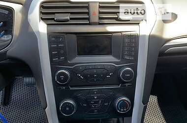 Седан Ford Fusion 2015 в 