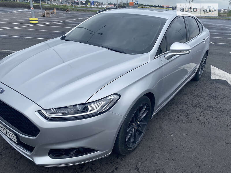 Седан Ford Fusion 2015 в Львові