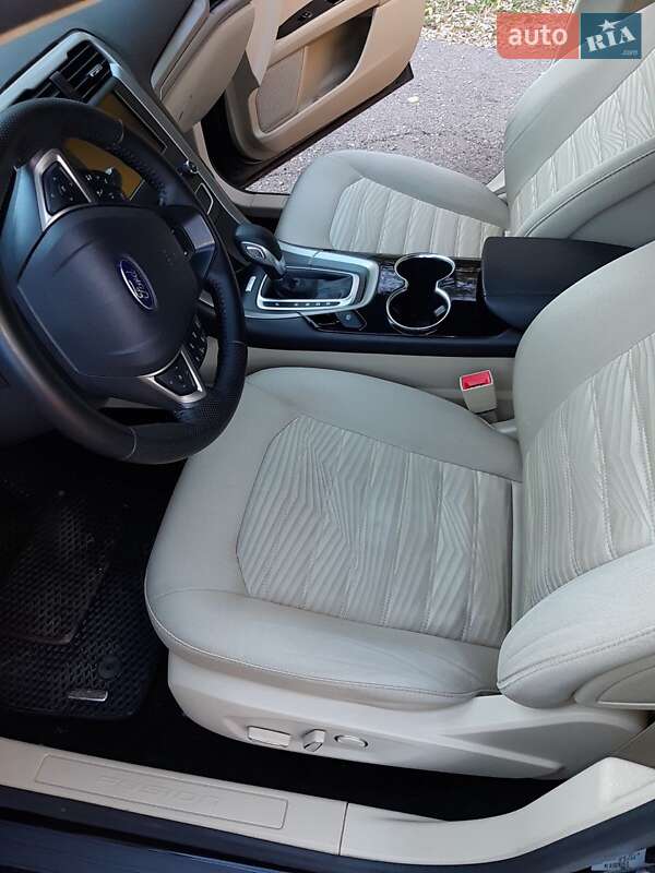 Седан Ford Fusion 2015 в Николаеве