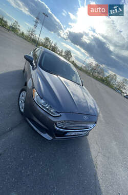 Седан Ford Fusion 2013 в 