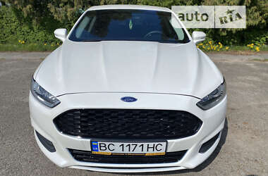 Седан Ford Fusion 2015 в 