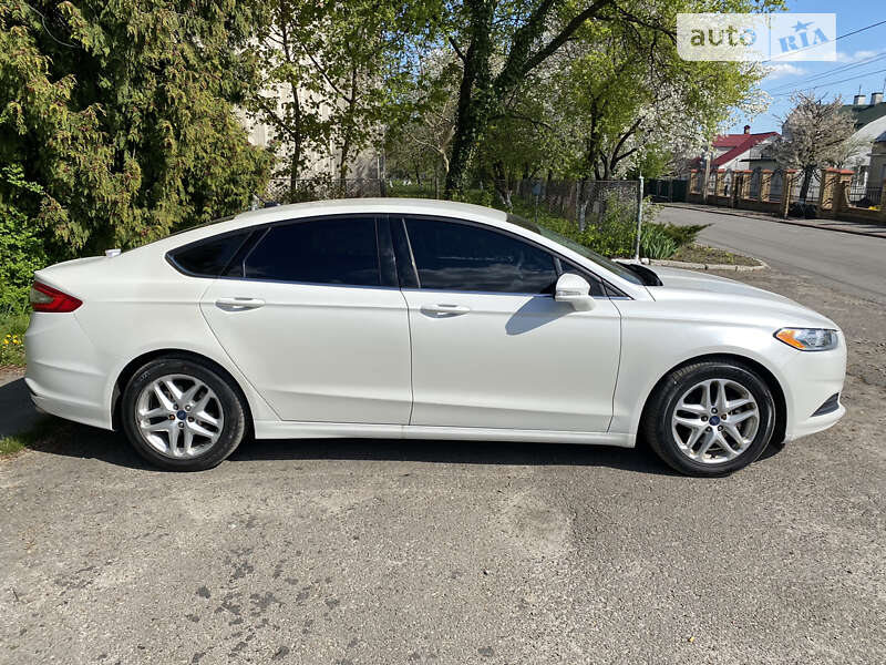 Седан Ford Fusion 2015 в Золочеве