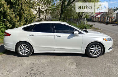 Седан Ford Fusion 2015 в 