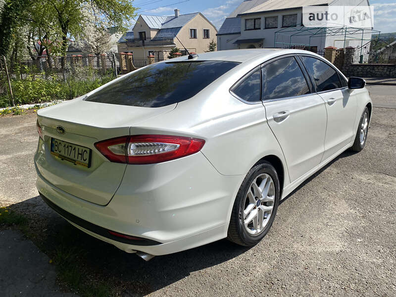Седан Ford Fusion 2015 в Золочеве
