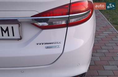 Седан Ford Fusion 2016 в 