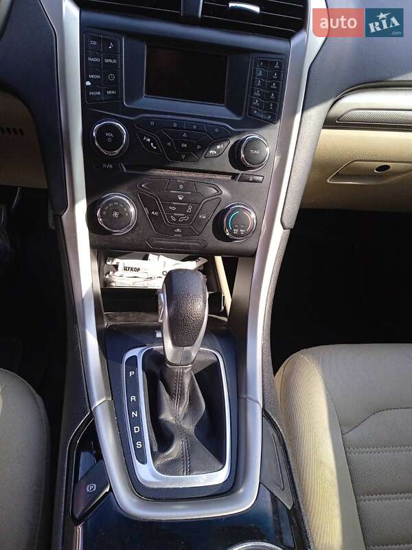 Седан Ford Fusion 2015 в Иршаве