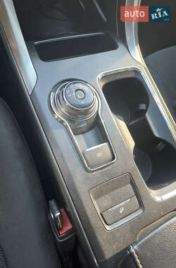 Седан Ford Fusion 2016 в 