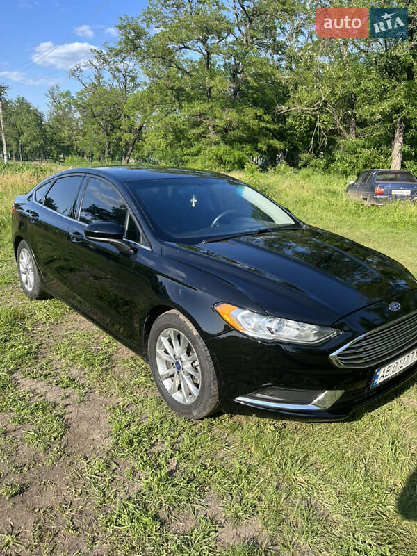Седан Ford Fusion 2016 в 