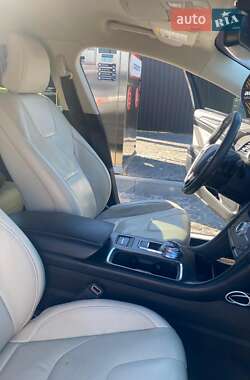 Седан Ford Fusion 2016 в 