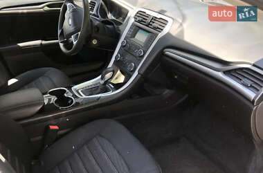 Седан Ford Fusion 2015 в 