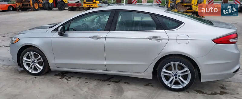 Седан Ford Fusion 2015 в Львові