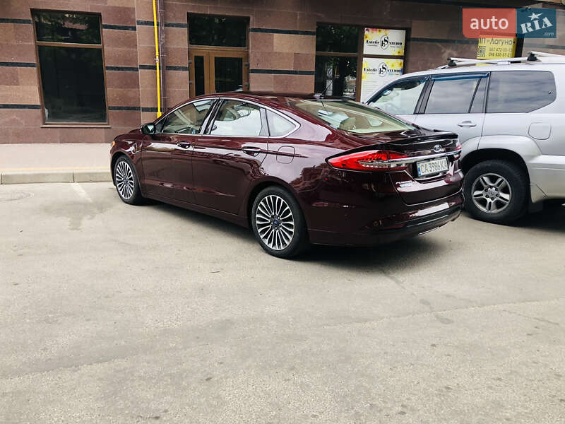 Седан Ford Fusion 2016 в Умані