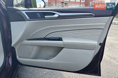 Седан Ford Fusion 2016 в Умани