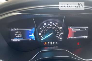 Седан Ford Fusion 2017 в 
