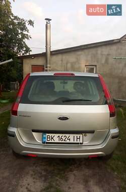 Хэтчбек Ford Fusion 2002 в Заречном
