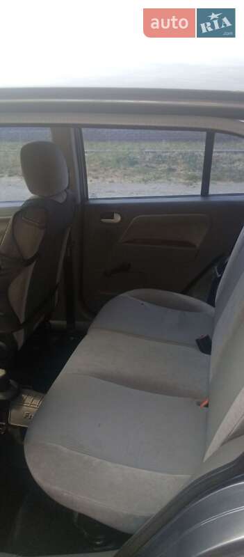 Хэтчбек Ford Fusion 2004 в Черкассах