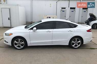 Седан Ford Fusion 2016 в Ромнах