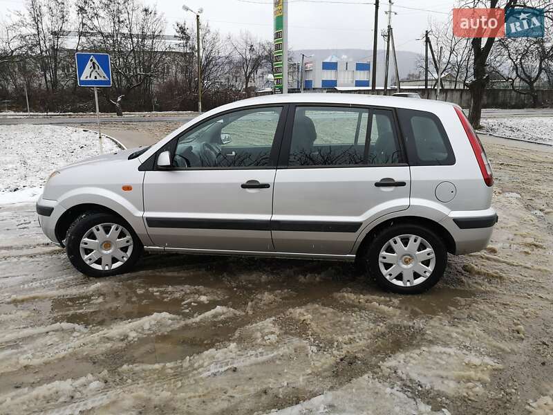 Хэтчбек Ford Fusion 2005 в Ужгороде