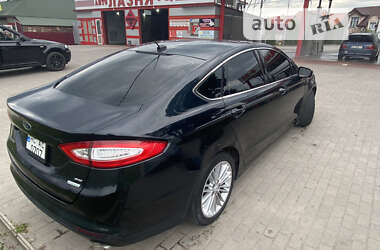 Седан Ford Fusion 2013 в Львове