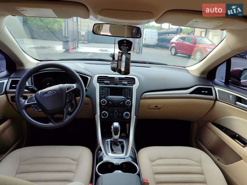 Седан Ford Fusion 2014 в Трускавці