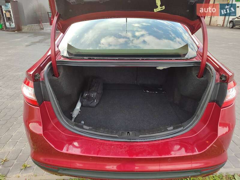 Седан Ford Fusion 2014 в Трускавці