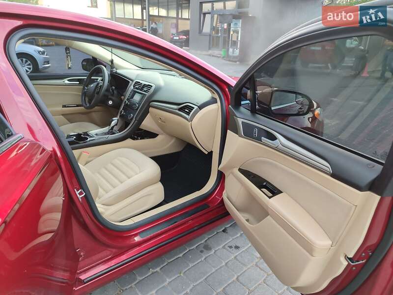 Седан Ford Fusion 2014 в Трускавці