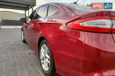 Седан Ford Fusion 2014 в 