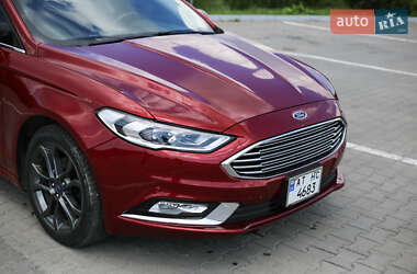 Седан Ford Fusion 2017 в 