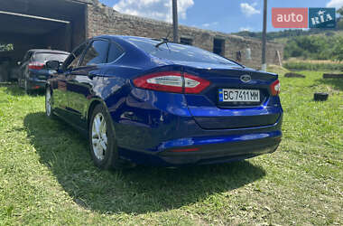 Седан Ford Fusion 2016 в 