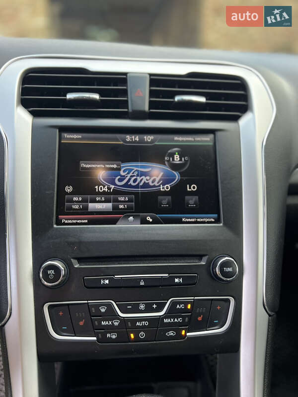 Седан Ford Fusion 2016 в Золочеві