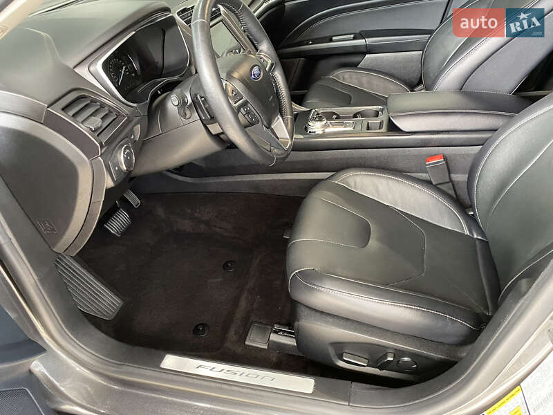 Седан Ford Fusion 2018 в Львове