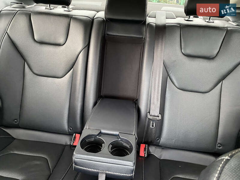 Седан Ford Fusion 2018 в Львове