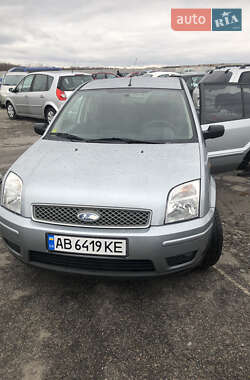 Хэтчбек Ford Fusion 2003 в 