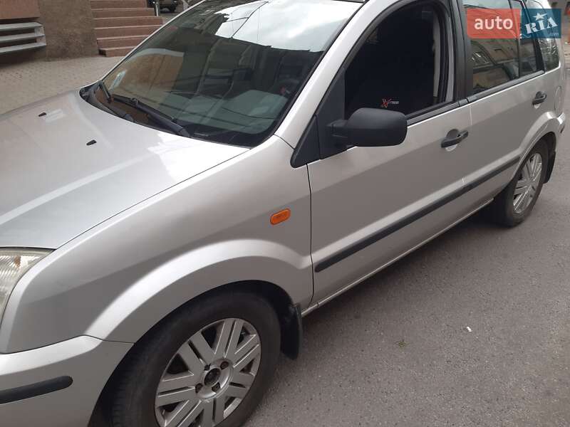Хетчбек Ford Fusion 2004 в Люботині