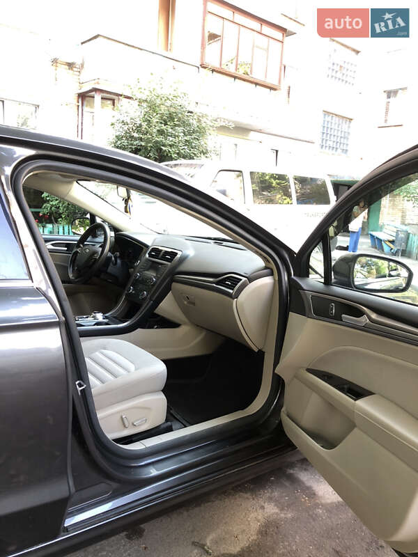 Седан Ford Fusion 2016 в Києві