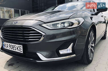 Седан Ford Fusion 2020 в 