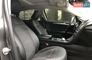 Седан Ford Fusion 2020 в 