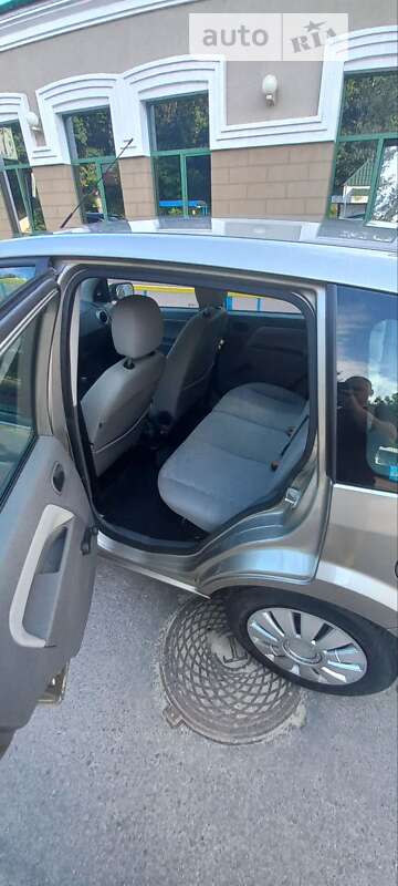 Хетчбек Ford Fusion 2003 в Могилів-Подільському